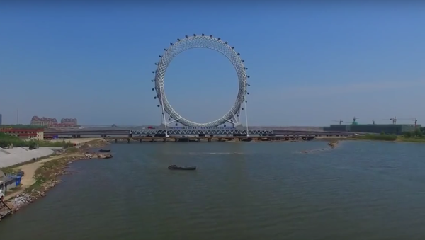 Aerial view: world's tallest spokeless Ferries wheel - Sputnik Afrique