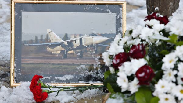 Flowers laid at the monument to pilots in the center of Lipetsk in memory of Lieutenant Colonel Oleg Peshkov of the Lipetsk Air Force Center, the commander of the downed bomber Su-24 - Sputnik Afrique
