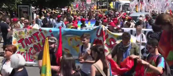 Une marche pro-migrants à Milan - Sputnik Afrique