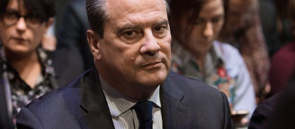 Первый секретарь французской социалистической партии Жан Кристоф Камбаделис на презентации предвыборной программы кандидата в президенты Франции Бенуа Амона в Париже. Президентские выборы во Франции пройдут 23 апреля. - Sputnik Afrique