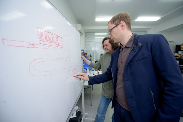 Gordey Lesovik et Andreï Lebedev - Sputnik Afrique