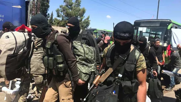 Последний этап вывода боевиков из квартала Аль-Ваэр в городе Хомс - Sputnik Afrique