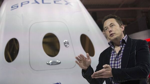 SpaceX CEO Elon Musk speaks after unveiling the Dragon V2 spacecraft in Hawthorne, California, US on May 29, 2014. - Sputnik Afrique
