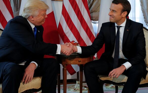 Donald Trump et Emmanuel Macron - Sputnik Afrique