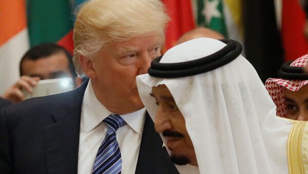 US President Donald Trump and Saudi Arabia's King Salman bin Abdulaziz Al Saud (R) attend the Arab Islamic American Summit in Riyadh, Saudi Arabia May 21, 2017. - Sputnik Afrique