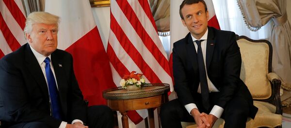 Donald Trump et Emmanuel Macron - Sputnik Afrique