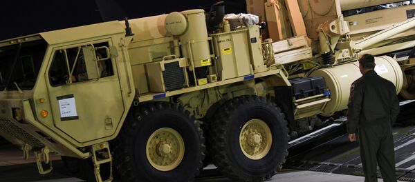 A Terminal High Altitude Area Defense (THAAD) interceptor arrives at Osan Air Base in Pyeongtaek, South Korea, in this handout picture provided by the United States Forces Korea (USFK) and released by Yonhap on March 7, 2017. Picture taken on March 6, 2017 - Sputnik Afrique