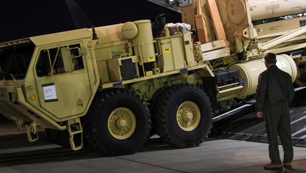 A Terminal High Altitude Area Defense (THAAD) interceptor arrives at Osan Air Base in Pyeongtaek, South Korea, in this handout picture provided by the United States Forces Korea (USFK) and released by Yonhap on March 7, 2017. Picture taken on March 6, 2017 - Sputnik Afrique