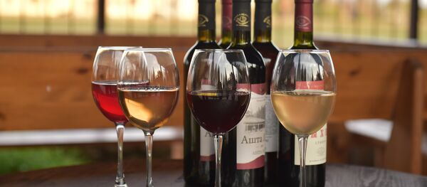 Cuatro vinos (imagen referencial) - Sputnik Afrique