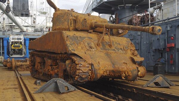 Le char américain M4 Sherman remonté par la flotte du Nord russe - Sputnik Afrique