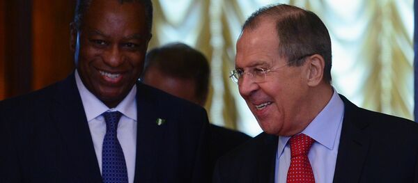 Geoffrey Onyeamae et Sergueï Lavrov - Sputnik Afrique