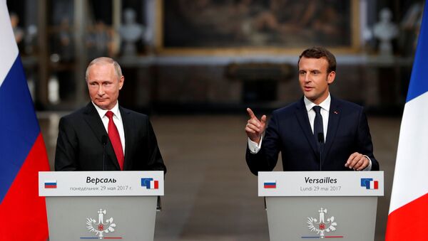 Emmanuel Macron et Vladimir Poutine - Sputnik Afrique