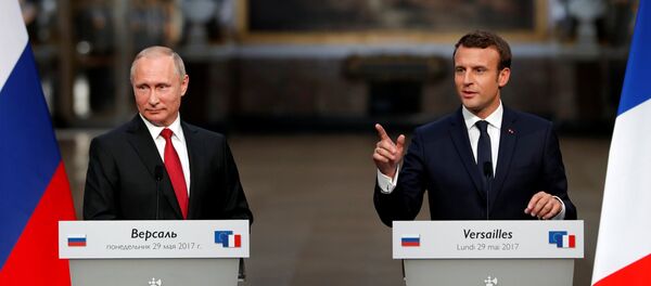 Emmanuel Macron et Vladimir Poutine - Sputnik Afrique