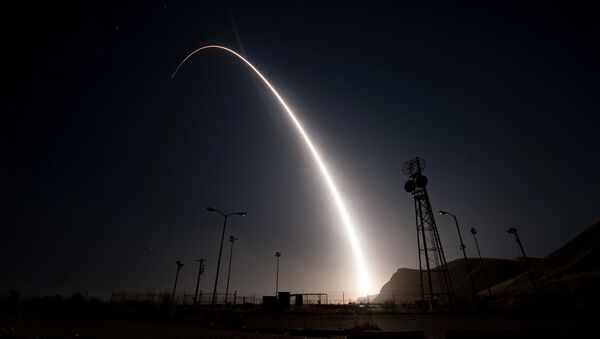 Un tir d'essai du missile Minuteman III (photo d'archives) - Sputnik Afrique