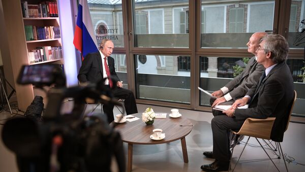 Poutine lors de l'interview accordée au Figaro - Sputnik Afrique
