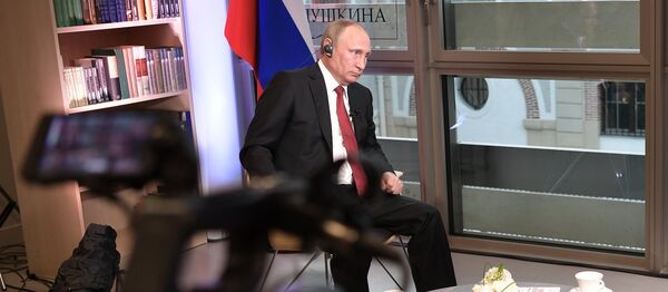 Poutine lors de l'interview accordée au Figaro - Sputnik Afrique