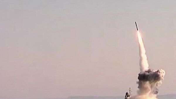 les tirs de missiles de croisière de type Kalibr sur les positions de Daech - Sputnik Afrique