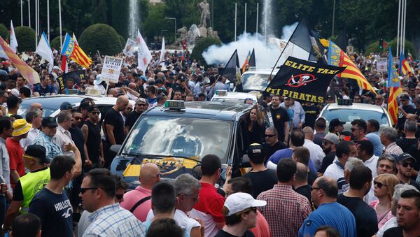 Une manifestation des chauffeurs de taxi espagnols - Sputnik Afrique