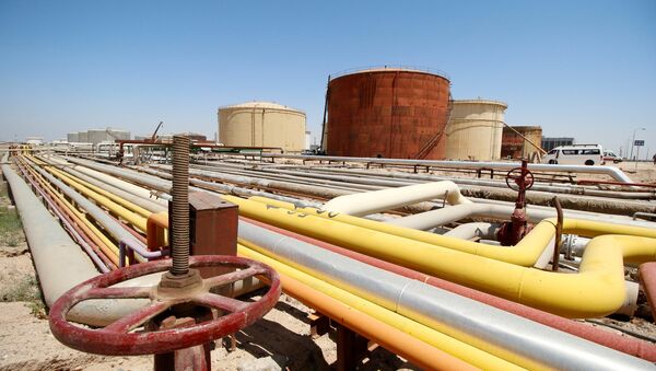 FILE PHOTO: A view shows al-Shuaiba oil refinery in southwest Basra, Iraq April 20, 2017. - Sputnik Afrique