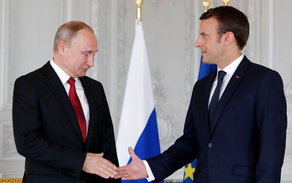 Vladimir Poutine et Emmanuel Macron à Versailles - Sputnik Afrique