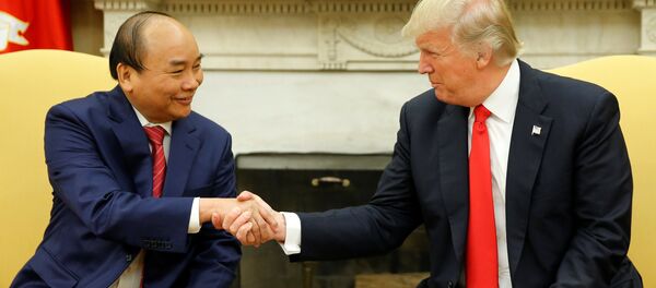 Nguyen Xuan Phuc et Donald Trump - Sputnik Afrique
