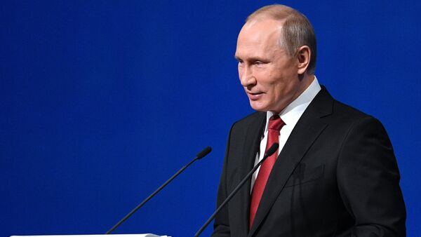 President Vladimir Putin speaks at the plenary meeting at the ExpoForum exhibition center as part at the of the 2017 St. Petersburg International Economic Forum - Sputnik Afrique