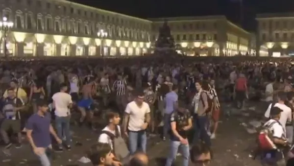 Mouvement de foule à Turin - Sputnik Afrique