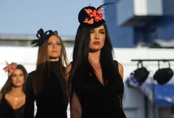 Les collections croisière présentées à la Semaine de la mode Crimean Fashion Week - Sputnik Afrique