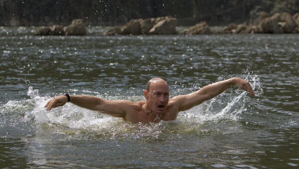 Премьер-министр РФ Владимир Путин на отдыхе в Республике Тыва - Sputnik Afrique