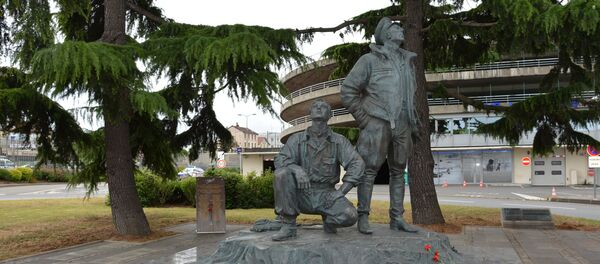 Monument pour les pilotes du Normandie-Niemen - Sputnik Afrique