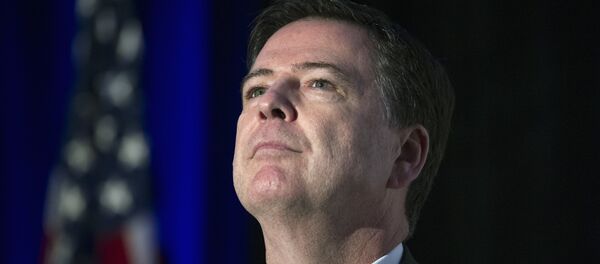 L'ancien directeur du FBI James Comey L'ancien directeur du FBI James Comey - Sputnik Afrique