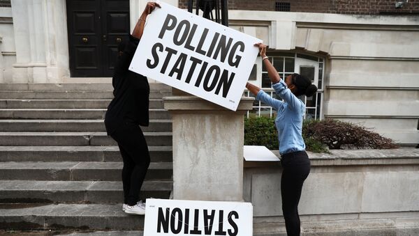 Un bureau de vote à Londres - Sputnik Afrique