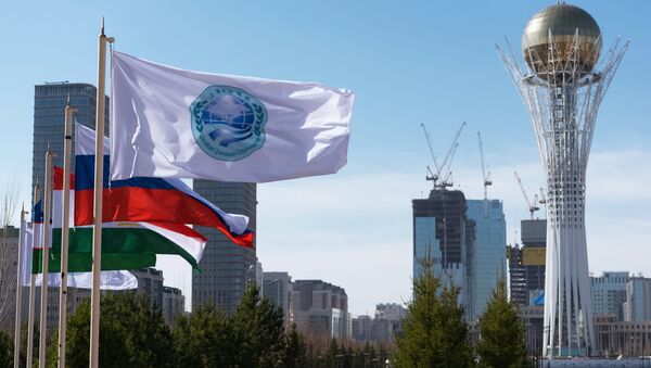 Drapeaux de l'OCS et des pays membres à Astana - Sputnik Afrique