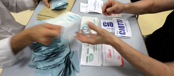 Les responsables commencent à compter les votes du premier tour des élections législatives françaises Les responsables commencent à compter les votes du premier tour des élections législatives françaises - Sputnik Afrique