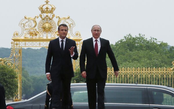 Vladimir Poutine et Emmanuel Macron au palais de Versailles - Sputnik Afrique