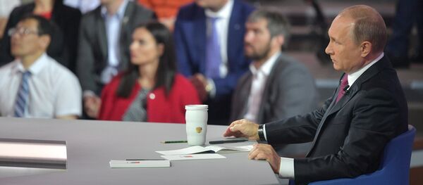 Прямая линия с президентом РФ В. Путиным - Sputnik Afrique