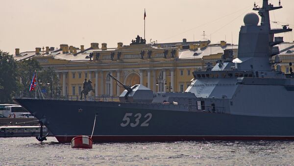 Боевые корабли вошли в акваторию Невы для участия в параде ко Дню ВМФ - Sputnik Afrique