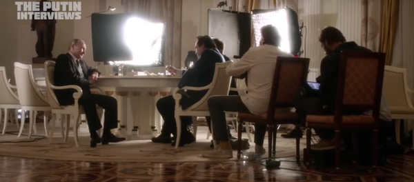 The Putin Interviews | Vladimir Putin Gives Oliver Stone a Tour of His Offices | SHOWTIME - Sputnik Afrique