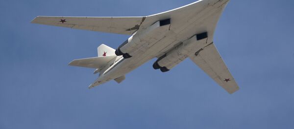 The Tu-160 heavy strategic bomber Alexander Novikov at the military parade to mark the 70th anniversary of Victory in the 1941-1945 Great Patriotic War. The Tu-160 heavy strategic bomber Alexander Novikov at the military parade to mark the 70th anniversary of Victory in the 1941-1945 Great Patriotic War. - Sputnik Afrique