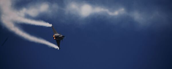 Французский многоцелевой истребитель четвёртого поколения Rafale F3 на Международном авиасалоне Ле Бурже-2017 во Франции - Sputnik Afrique