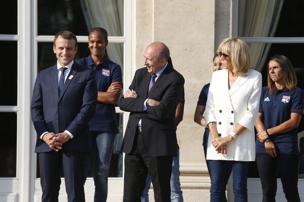 Brigitte Macron, nouvelle icône de style - Sputnik Afrique