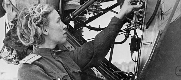 Клавдия Илюшина инженер по спецоборудованию 46-го гвардейского ночного бомбардировочного авиационного полка. - Sputnik Afrique