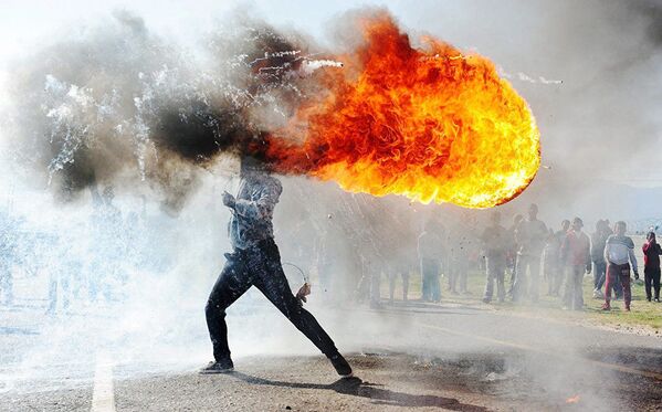 Les protestations à Grabouw, par le photographe sud-africain Phandulwazi Jikelo. - Sputnik Afrique