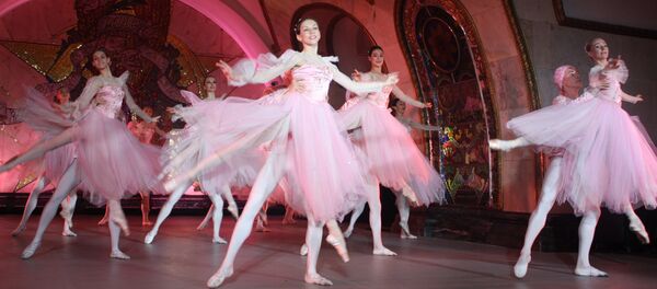 Nuit du ballet russe dans le métro - Sputnik Afrique