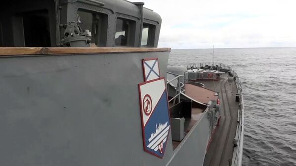 Le sous-marin Iouri Dolgorouki effectue un tir d’un missile Boulava - Sputnik Afrique