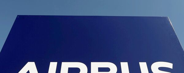 Le logo du groupe Airbus au siège de la société à Toulouse, dans le sud-ouest de la France - Sputnik Afrique