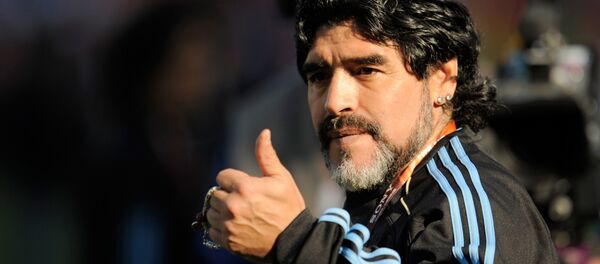 Главный тренер сборной Аргентины Диего Марадона перед началом матча группового этапа чемпионата мира по футболу - 2010 между сборными Аргентины и Нигерии. - Sputnik Afrique