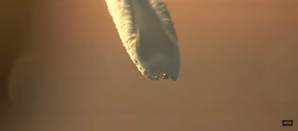 L'énorme traînée d'un Boeing 787 Dreamliner dans le ciel russe - Sputnik Afrique