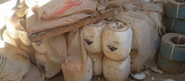 مادة أكالة UN 1305 مادة أكالة UN 1305 - Sputnik Afrique