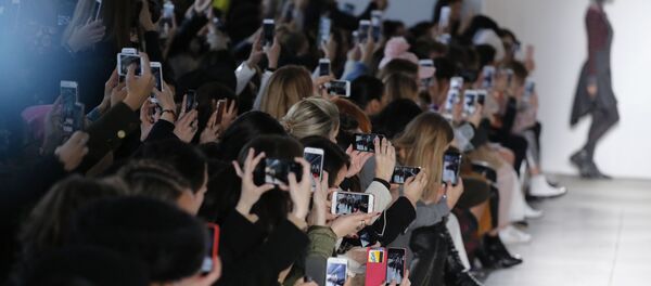 Spectateurs et un mannequin (image d'illustration) - Sputnik Afrique